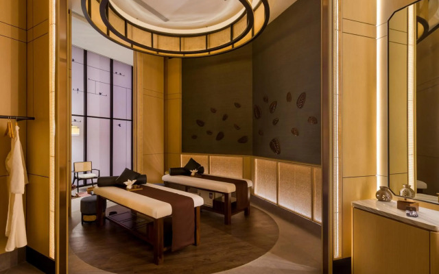M Resort & Hotel