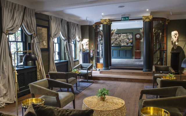Bush Hotel Farnham