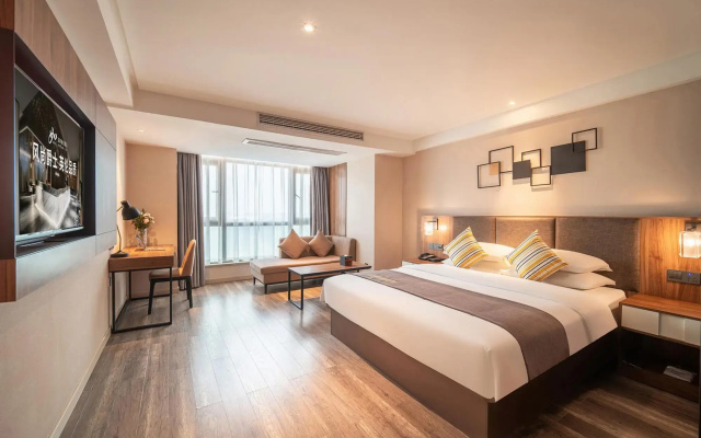 Home Inn Plus Guiyang High-speed Railway North Station Guanshanhu