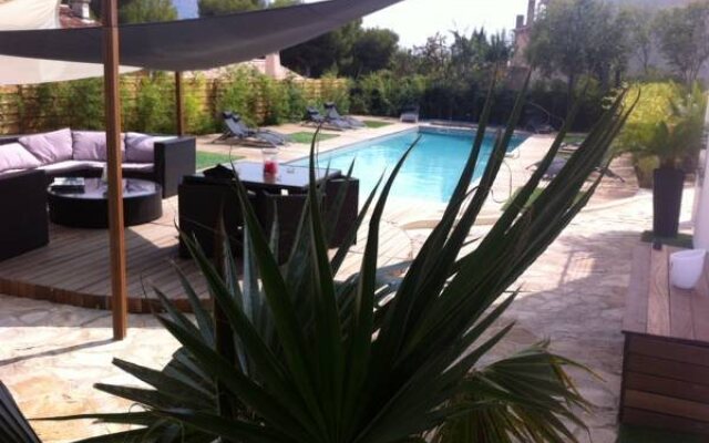 Villa W
