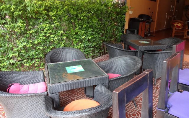 KONG Bar & Guesthouse