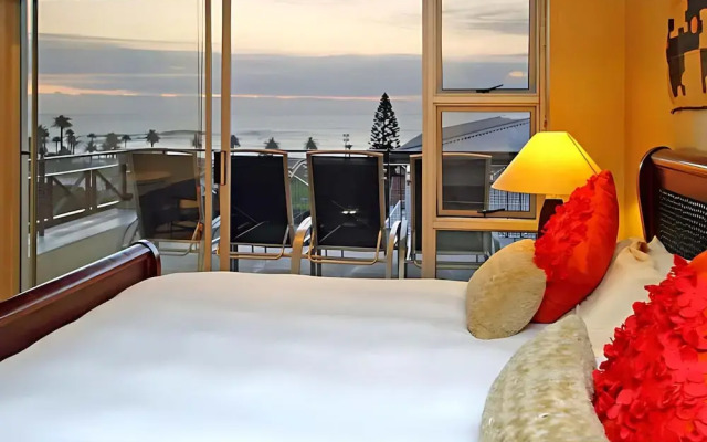 Beachside Penthouse - 3 Mins From Camps Bay Beach