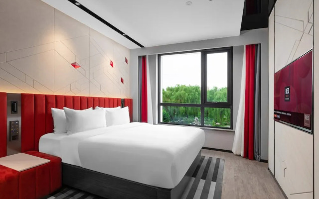 Radisson RED Beijing Universal Resort