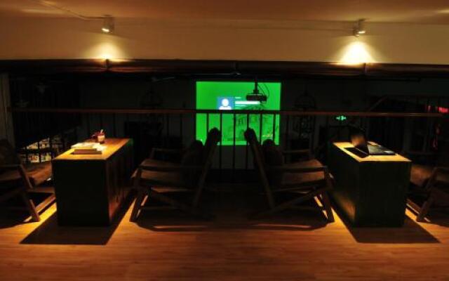 He Huang Memory Youth Hostel