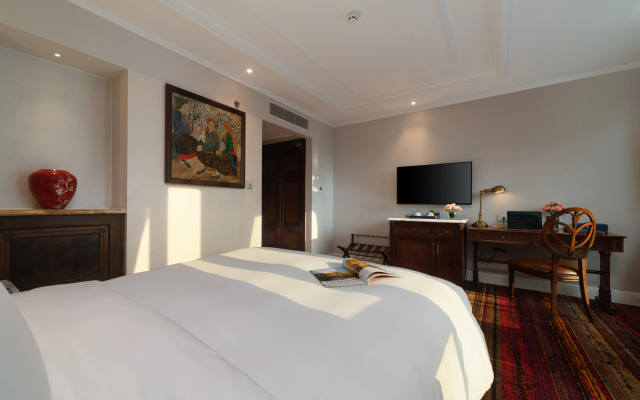 The Lapis Hotel