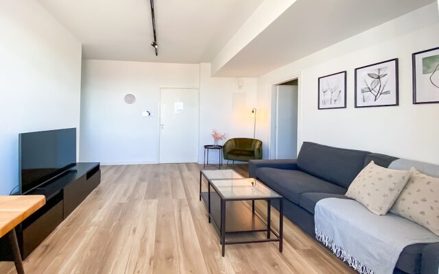 Phaedrus Living: Ourania City Heights Flat