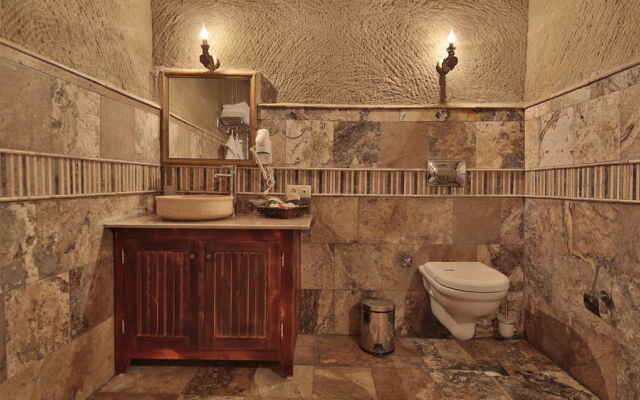 Maccan Cave Hotel