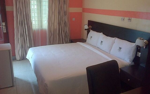 Esado Suites and Conference Oregun