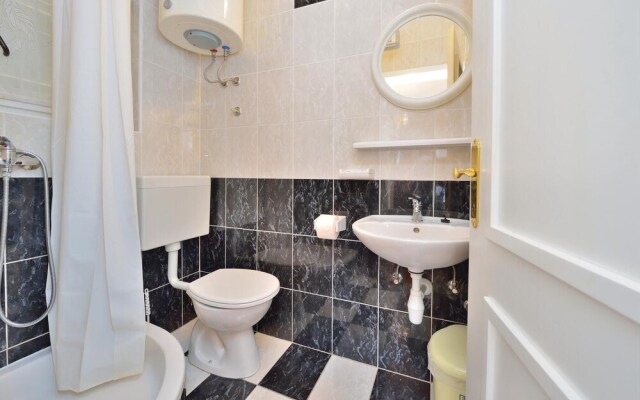 Beautiful Home in Seline With Sauna, Wifi and 7 Bedrooms