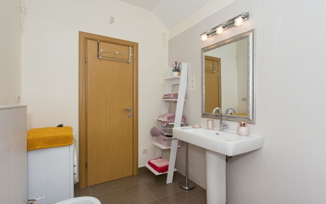 Summer Seaside Pearl Apartment Kastela