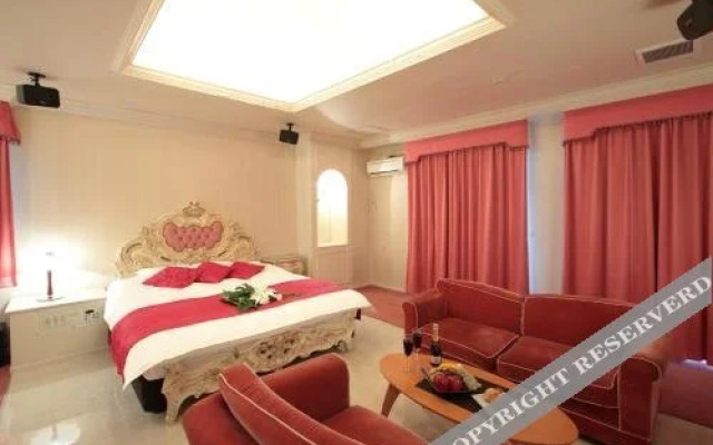Pacela (Love Hotel)