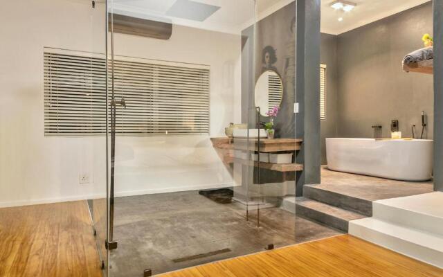 Sail Street 52 by AirAgents