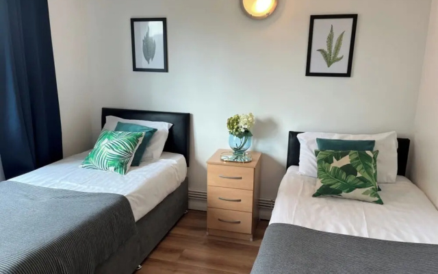 Premium 2Pax Apartment with Kitchen
