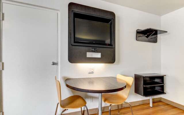 Motel 6 Waco, TX - Lacy Lakeview
