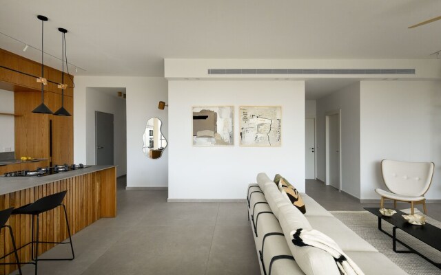 Stunning 2BR Apartment in Beeri
