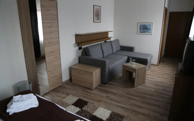 Ummen Hotel&Restaurant