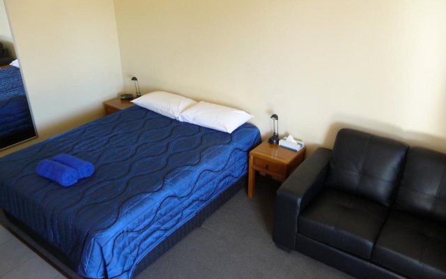 Moura Motel – Guest Rooms – Moura