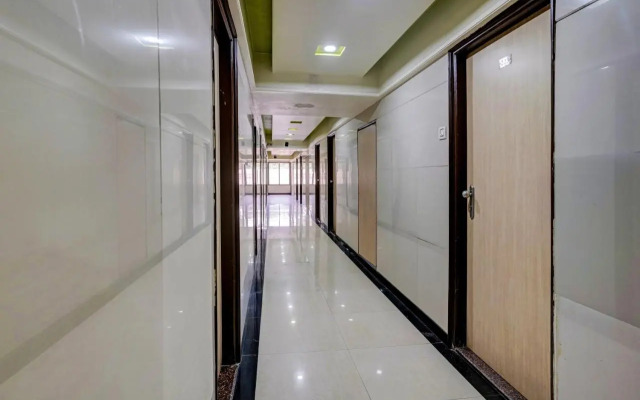 Collection O 61748 Guru Heritage Kalamboli