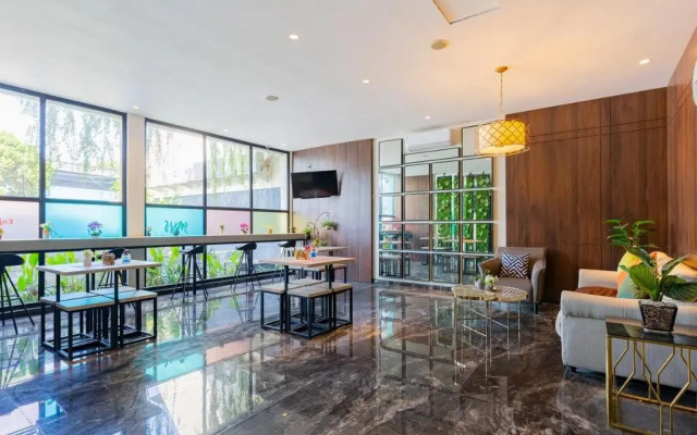 Sans Hotel Box Mansion Surabaya