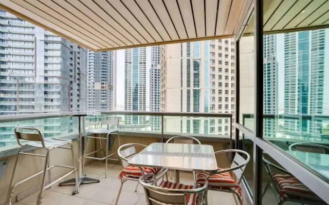 Uniquely Designed Apartment Dubai Marina Views