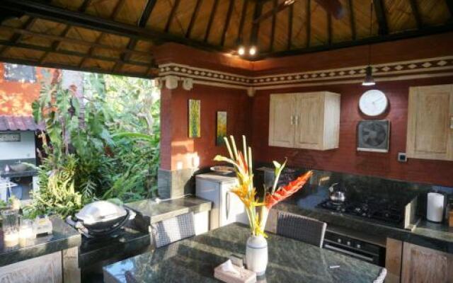 Villa Gede Batulumbang