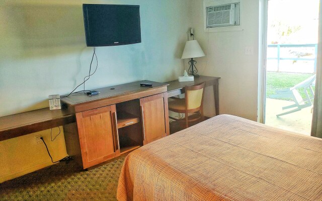 The Port Hotel & Marina