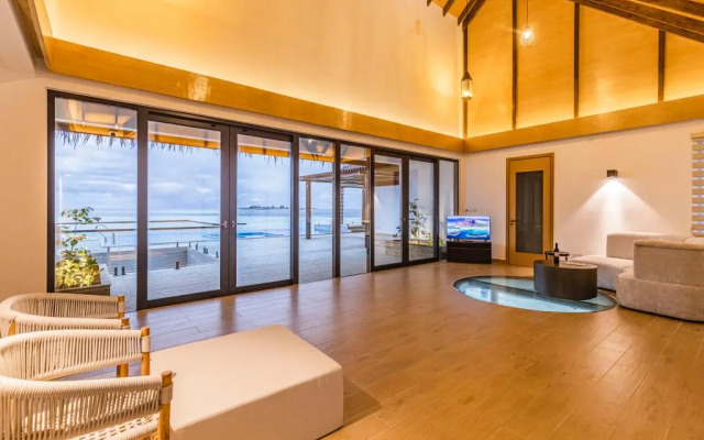 NOOE Maldives Kunaavashi Hotel