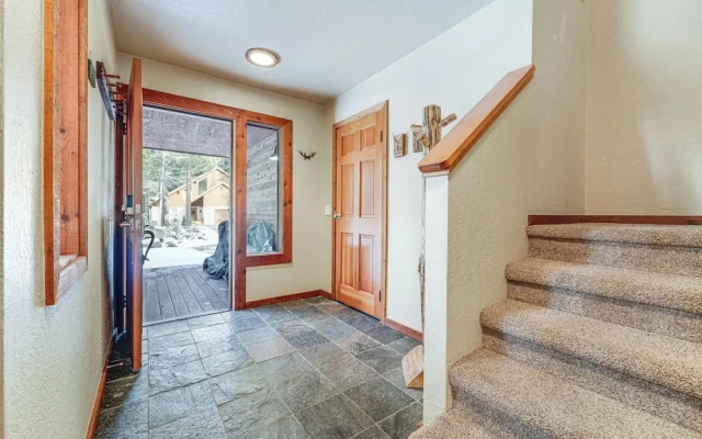 Family-friendly Truckee Cabin in Tahoe Donner!