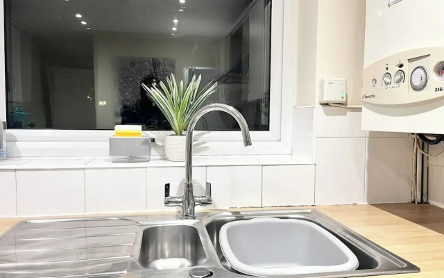 Charming 4 Bedroom Retreat in Canterbury City