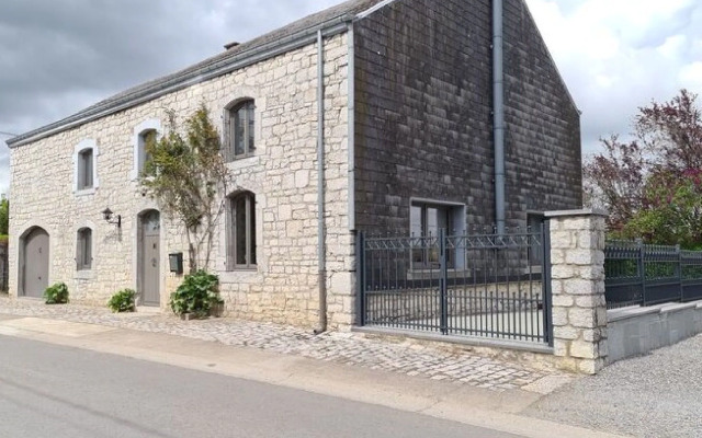 Spacious Holiday Home in Humain with Garden