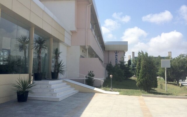 Palace Beach Resort