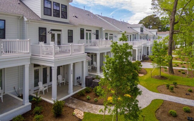 Gorgeous New Modern Farmhouse-style Townhouse Just Blocks From the Virginia Beach Oceanfront