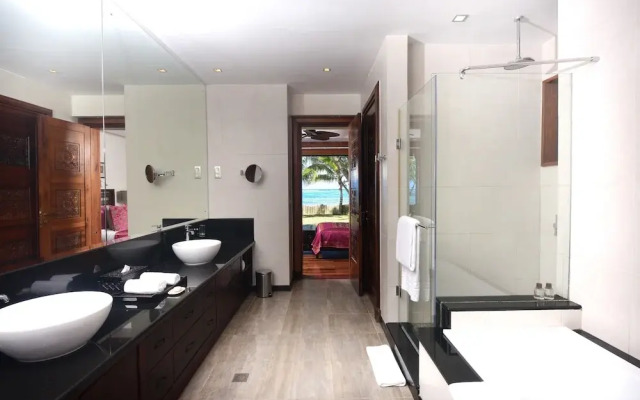 Sankhara Beachfront Villas