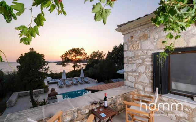 580m² homm Luxurious Seaside Residence in Syvota