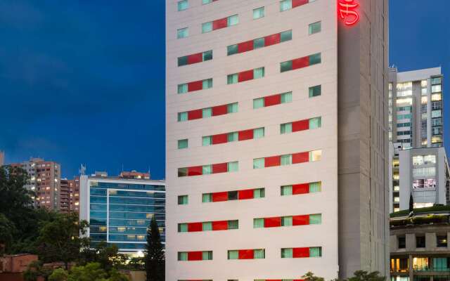 Hampton by Hilton Medellin