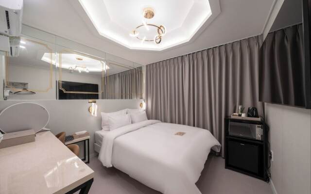 Dk Incheon Airport Hotel