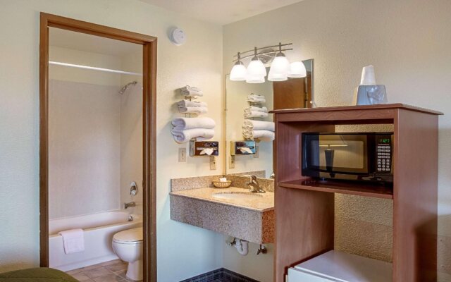 Super 8 By Wyndham Vancouver East