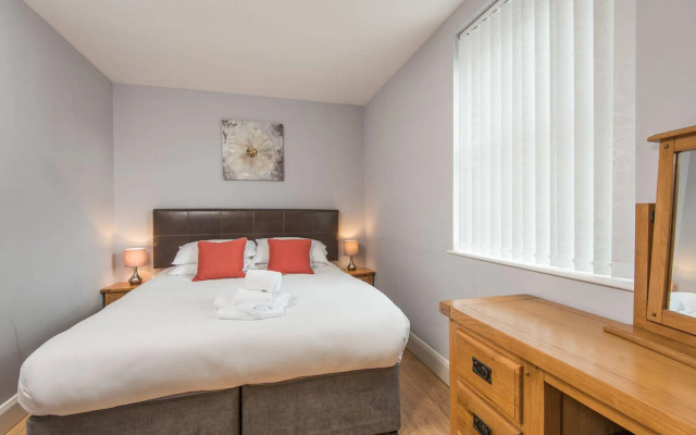 Giant Serviced Apartments