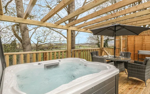 Oak Lodge