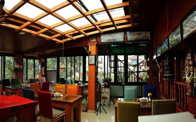 Shangri-la Boutique Hotel