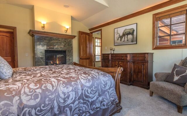 Mountainside Keystone Home by RedAwning