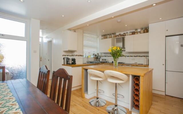 Clapham Junction House With Garden