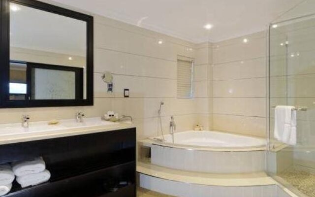 Executive Suites at 555