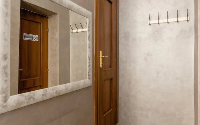 4-bdr Apt Among Colosseum&termini 10-people