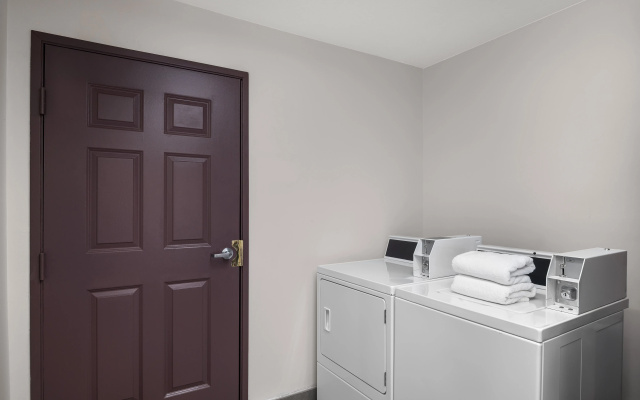 Garner Hotel Paducah West by IHG