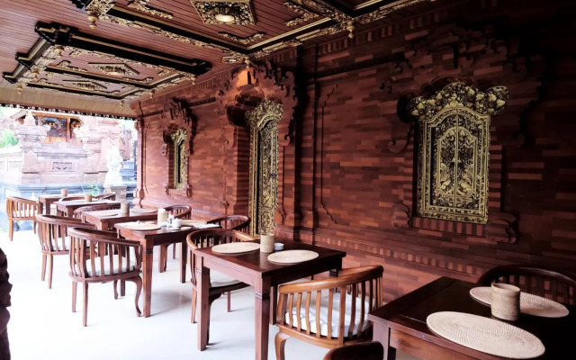 Kayu Sugih Guest House