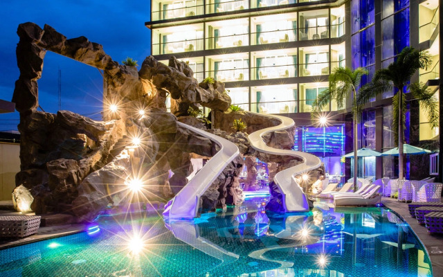 Azure Hotel Pattaya