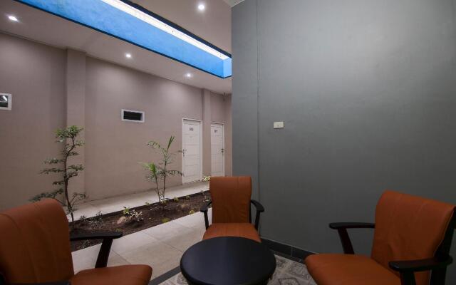 OYO 1095 Rap Hotel
