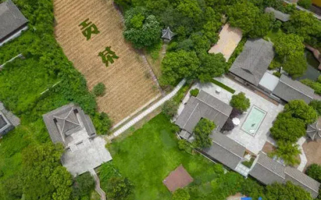 Yijiangnan Shuiyue Hanfu Theme Homestay