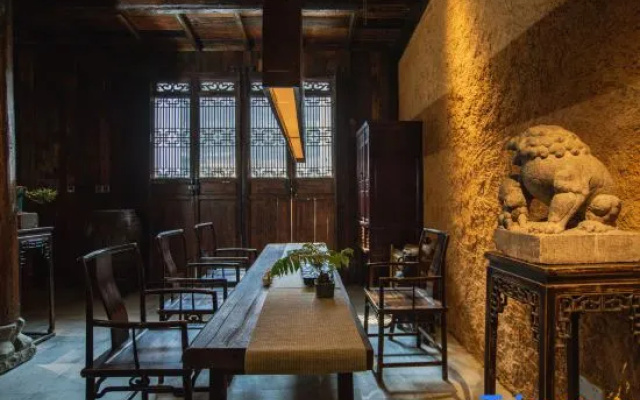 Liuzhou Qishe Hotel (Yaoyu Ancient Town Flagship Store)